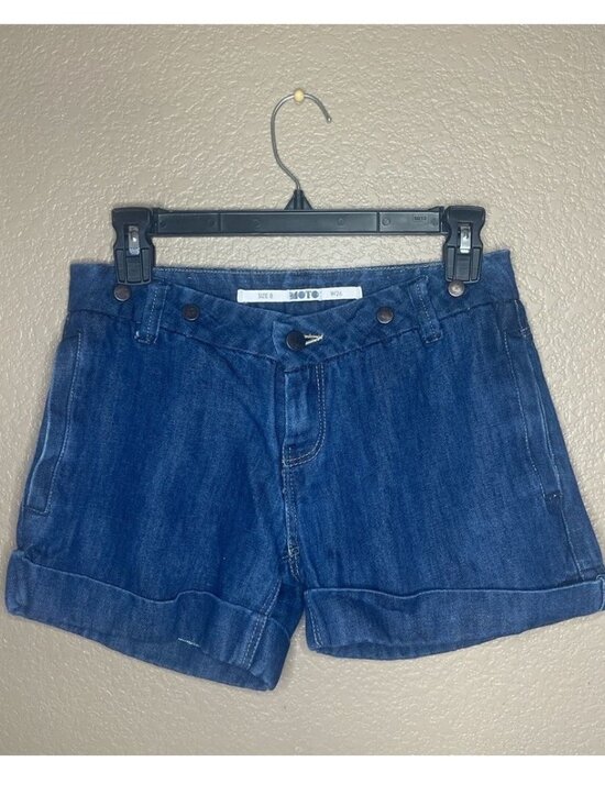 Pants - denim cuffed shorts size 8 w26🎋